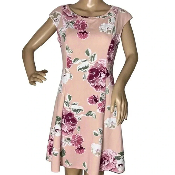 RONNI NICOLE MIDI PINK FLORAL SUMMER DRESS . CAP SLEEVE ,FIT&FLARE - Picture 3 of 7